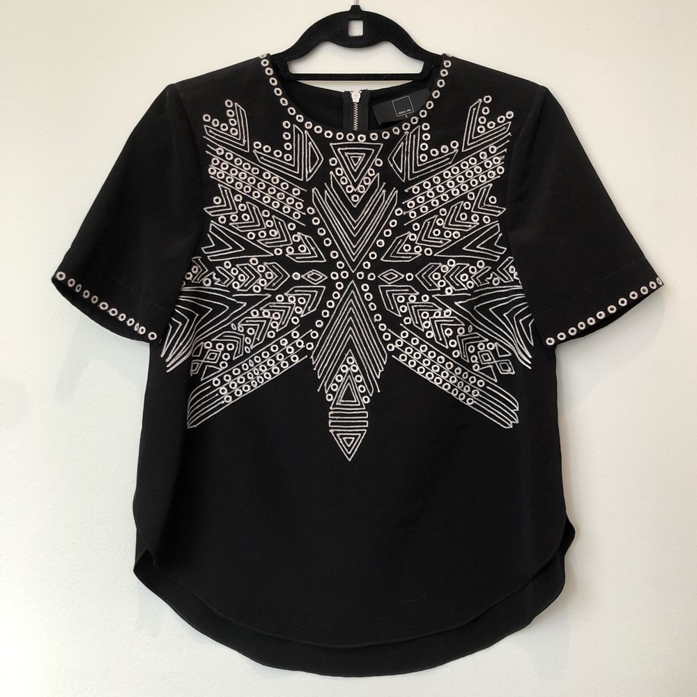 NWOT Dolce Vita Embroidered Blouse - S